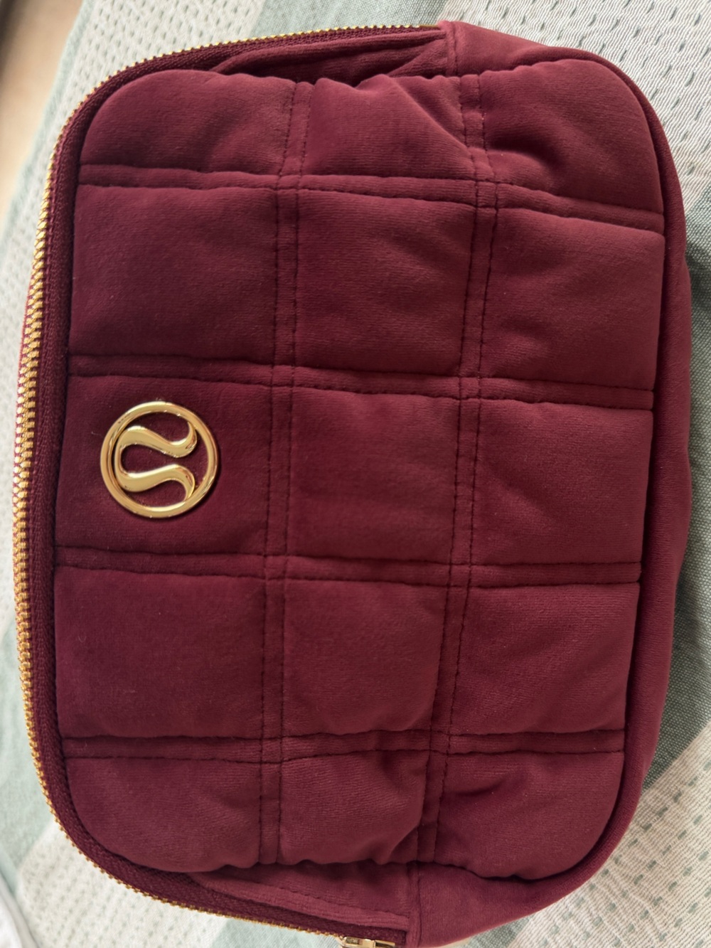 Lululemon Limited Edition Velour Quilted Burgundy Belt Bag with Gold Accent - Picture 3 of 13